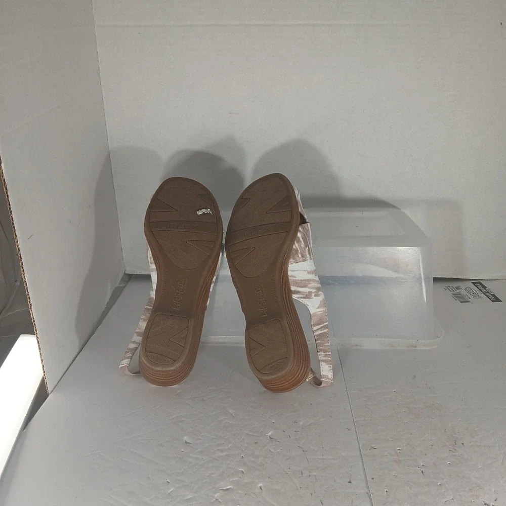 LifeStride Mimosa 2 Wedge Sandals 5.5M Tan White Ikat Slingback Comfort Shoes